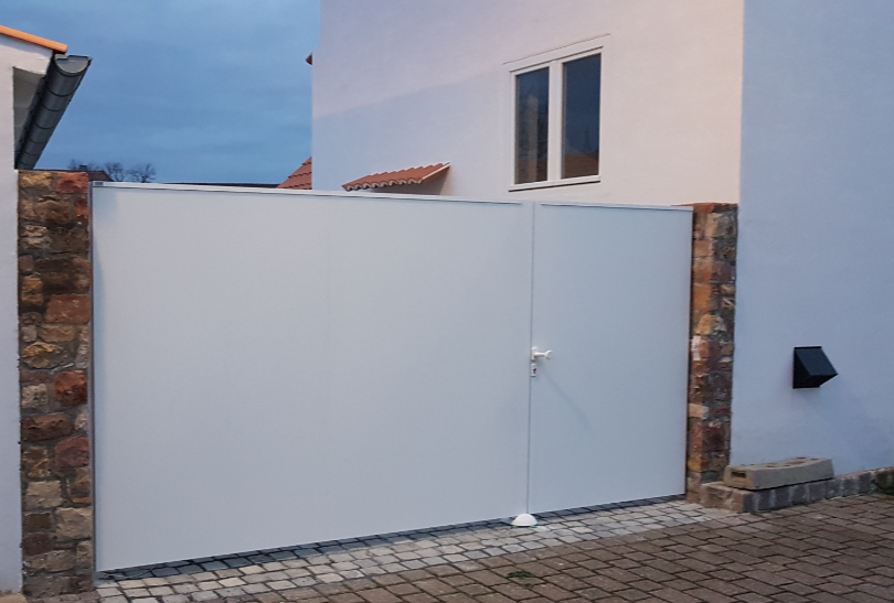 Tor- und Zaunanlage